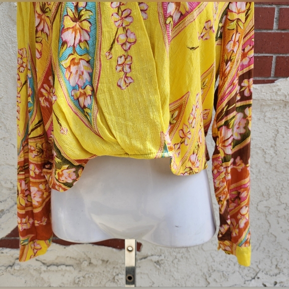 MEDIUM HAUTE HIPPIE faux wrap yellow floral boho collar crop shirt pullover - Picture 11 of 16